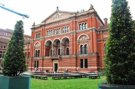 Victoria and Albert museum cour Londres